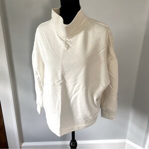 Cream pullover